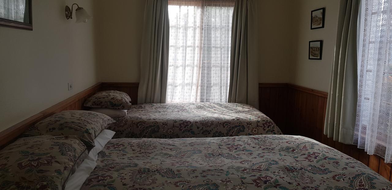 Отель Richmond Barracks Экстерьер фото